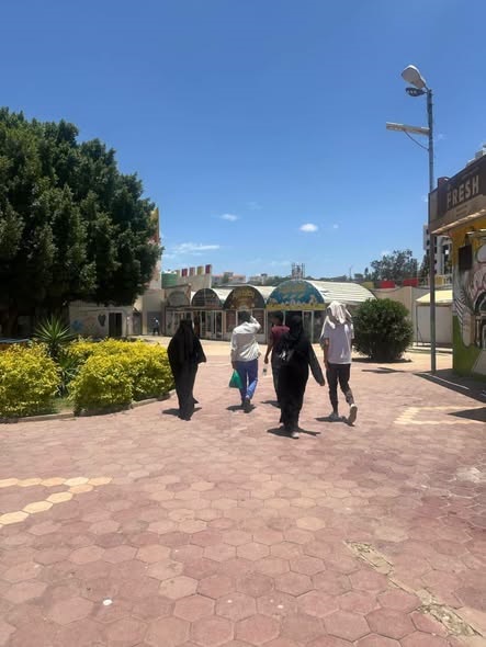 طلبة الهندسة المعمارية بجامعة العطاء يربطون  بين النظرية والتطبيق في زيارة ميدانية إلى دريم لاند